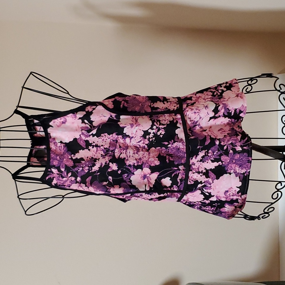 UK2LA floral rank top size M